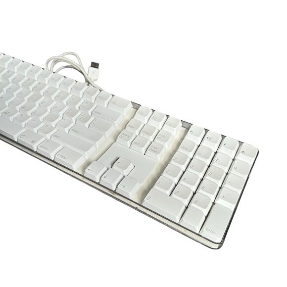 Apple Computer Keyboard Model A1048 Wired White Vintage Full Size - Picture 4 of 11